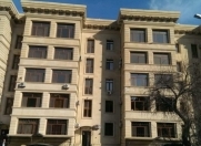 Satılır 2 otaqlı 56 m2 köhnə tikili Azneft meydanı