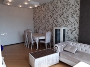 İcarəyə verilir 3 otaqlı 105 m2 yeni tikili Yasamal parkı