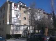 Satılır 1 otaqlı 28 m2 köhnə tikili Ayna Sultanova heykəli