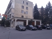 Satılır 4 otaqlı 250 m2 obyekt Gənclik m.