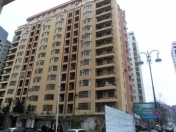 İcarəyə verilir 4 otaqlı 240 m2 yeni tikili 28 May m.