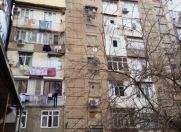 Satılır 4 otaqlı 115 m2 köhnə tikili İnşaatçılar m.