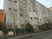 Satılır 3 otaqlı 60 m2 köhnə tikili Elmlər Akademiyası m.