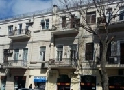 Satılır 2 otaqlı 40 m2 köhnə tikili Nizami m.