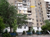 Satılır 3 otaqlı 80 m2 köhnə tikili Elmlər Akademiyası m.