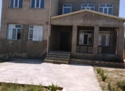 İcarəyə verilir 8 otaqlı 330 m2 həyət evi Badamdar