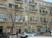 Satılır 3 otaqlı 101 m2 köhnə tikili Sahil bağı