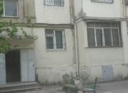 İcarəyə verilir 4 otaqlı 100 m2 köhnə tikili Yasamal r.