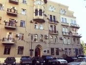 İcarəyə verilir 4 otaqlı 100 m2 köhnə tikili İçəri Şəhər m.