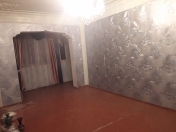 Satılır 4 otaqlı 100 m2 köhnə tikili İnşaatçılar m.