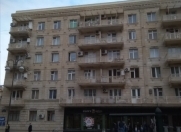 Satılır 3 otaqlı 70 m2 köhnə tikili Dövlət Statistika Komitəsi