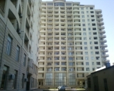 İcarəyə verilir 3 otaqlı 180 m2 yeni tikili Tibb Universiteti