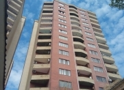 İcarəyə verilir 4 otaqlı 170 m2 yeni tikili Nizami m.