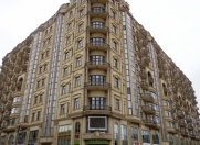 İcarəyə verilir 4 otaqlı 150 m2 yeni tikili Sahil m.