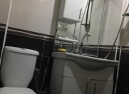 İcarəyə verilir 4 otaqlı 90 m2 köhnə tikili Şah İsmayıl Xətai m.