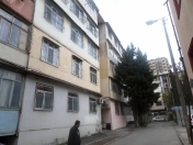 Satılır 2 otaqlı 41 m2 köhnə tikili Tibb Universiteti