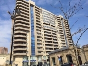 İcarəyə verilir 3 otaqlı 152 m2 yeni tikili Səməd Vurğun parkı