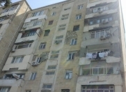 Satılır 3 otaqlı 98 m2 köhnə tikili İnşaatçılar m.