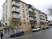 Satılır 2 otaqlı 52 m2 köhnə tikili İnşaatçılar m.