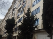 Satılır 2 otaqlı 65 m2 köhnə tikili Ayna Sultanova heykəli