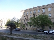 Satılır 3 otaqlı 100 m2 köhnə tikili Nizami m.