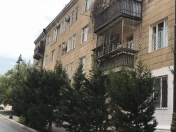 Satılır 2 otaqlı 35 m2 köhnə tikili Elmlər Akademiyası m.