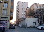 İcarəyə verilir 3 otaqlı 140 m2 yeni tikili ABŞ səfirliyi