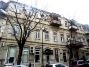 Satılır 3 otaqlı 90 m2 köhnə tikili İçəri Şəhər m.