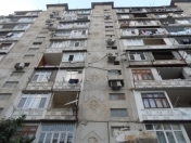 Satılır 1 otaqlı 40 m2 köhnə tikili Ayna Sultanova heykəli