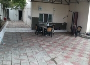 Satılır 8 otaqlı 240 m2 bağ evi Koroğlu m.