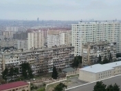 Satılır 3 otaqlı 75 m2 köhnə tikili Neapol dairəsi