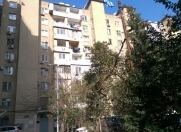 Satılır 2 otaqlı 51 m2 köhnə tikili Zərifə Əliyeva adına park