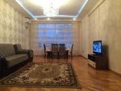 İcarəyə verilir 3 otaqlı 140 m2 yeni tikili 28 May m.