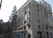 Satılır 3 otaqlı 110 m2 köhnə tikili Azneft meydanı