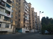 Satılır 4 otaqlı 100 m2 köhnə tikili İnşaatçılar m.