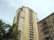 İcarəyə verilir 4 otaqlı 230 m2 yeni tikili 28 May m.