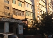 Satılır 3 otaqlı 80 m2 köhnə tikili İnşaatçılar m.