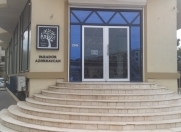 İcarəyə verilir 15 otaqlı 1150 m2 obyekt Ayna Sultanova heykəli