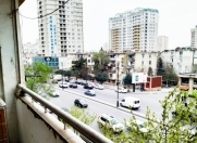 Satılır 3 otaqlı 85 m2 köhnə tikili İnşaatçılar m.