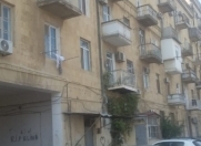Satılır 2 otaqlı 70 m2 köhnə tikili Azneft meydanı