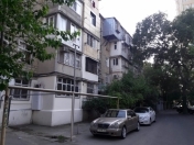 Satılır 2 otaqlı 42 m2 köhnə tikili İnşaatçılar m.