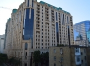 İcarəyə verilir 5 otaqlı 150 m2 yeni tikili Nizami m.