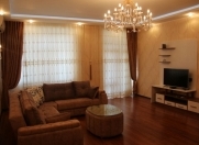 İcarəyə verilir 4 otaqlı 145 m2 yeni tikili 28 May m.