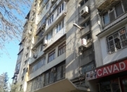 Satılır 5 otaqlı 85 m2 köhnə tikili İnşaatçılar m.