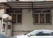 Satılır 3 otaqlı 100 m2 köhnə tikili Yasamal r.