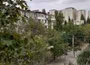 Satılır 2 otaqlı 43 m2 köhnə tikili İnşaatçılar m.