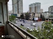 Satılır 3 otaqlı 100 m2 köhnə tikili İnşaatçılar m.
