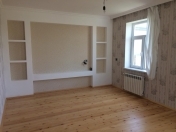 Satılır 4 otaqlı 220 m2 həyət evi Ukrayna dairəsi