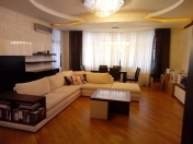 İcarəyə verilir 3 otaqlı 140 m2 yeni tikili 28 May m.