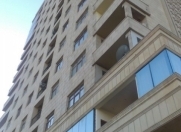 Satılır 9 otaqlı 240 m2 obyekt Elmlər Akademiyası m.